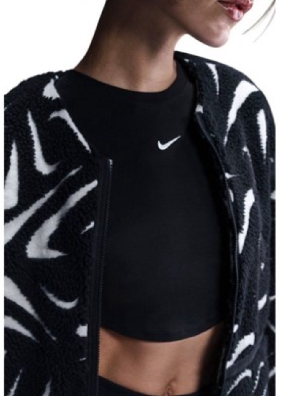 NIKE LOOSE HIGH-PILE JACKET Women – Black - Picture 3 of 5
